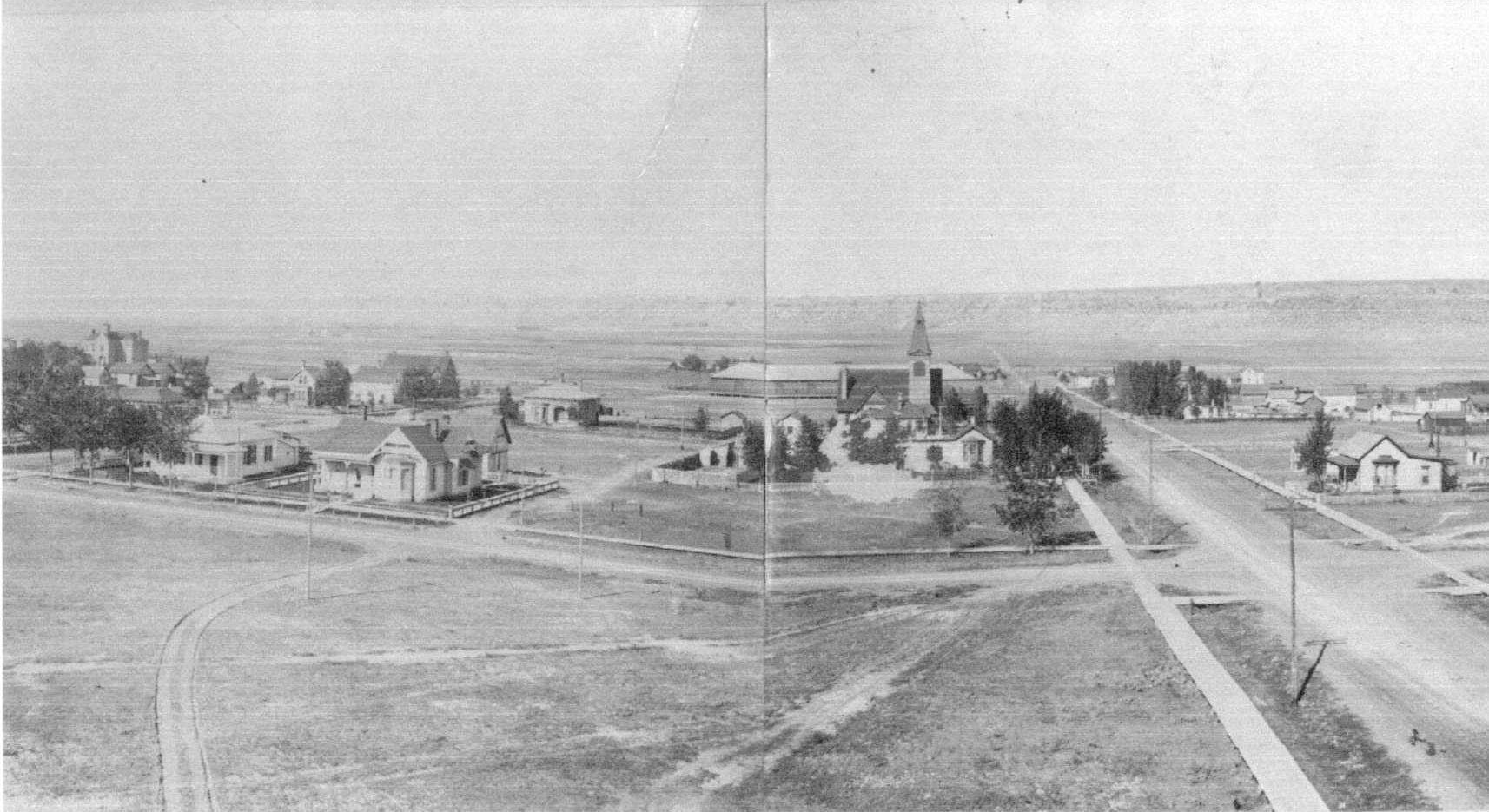 Downtown looking north, 1895